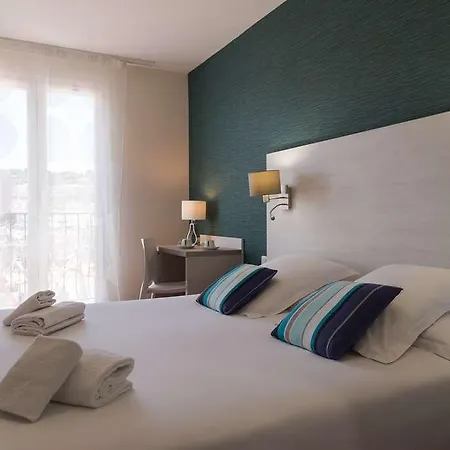 Inter-hotel Port Cassitel מלון קסיס